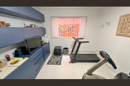 Casa à venda com 339m², 4 quartos e 4 vagas Casa à venda com 339m², 4 quartos e 4 vagasQuarto de Serviço