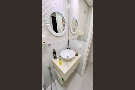 Casa à venda com 339m², 4 quartos e 4 vagas Casa à venda com 339m², 4 quartos e 4 vagasLavabo