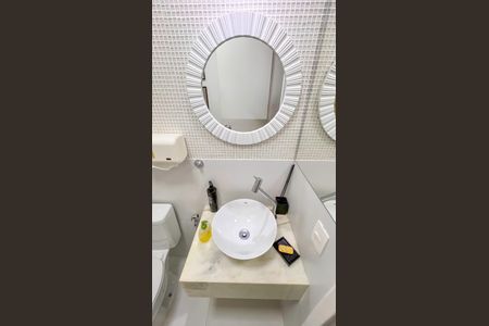 Casa à venda com 339m², 4 quartos e 4 vagas Casa à venda com 339m², 4 quartos e 4 vagasLavabo