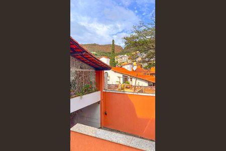 Casa à venda com 339m², 4 quartos e 4 vagas Casa à venda com 339m², 4 quartos e 4 vagasÁrea Externa