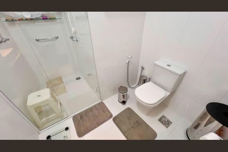 Casa à venda com 339m², 4 quartos e 4 vagas Casa à venda com 339m², 4 quartos e 4 vagasBanheiro 2