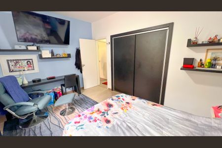 Casa à venda com 339m², 4 quartos e 4 vagas Casa à venda com 339m², 4 quartos e 4 vagasQuarto 2