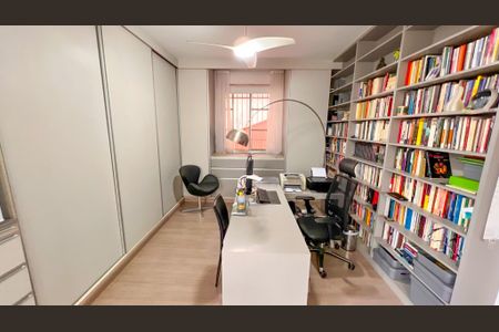 Casa à venda com 339m², 4 quartos e 4 vagas Casa à venda com 339m², 4 quartos e 4 vagasSuíte