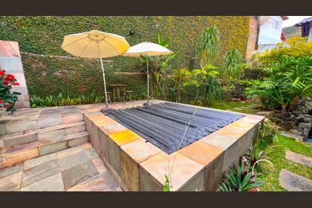 Casa à venda com 339m², 4 quartos e 4 vagas