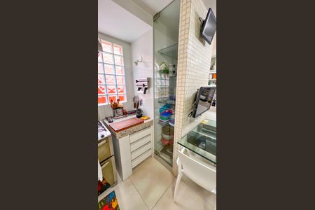 Casa à venda com 339m², 4 quartos e 4 vagas Casa à venda com 339m², 4 quartos e 4 vagasCozinha