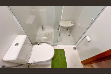 Casa à venda com 339m², 4 quartos e 4 vagas Casa à venda com 339m², 4 quartos e 4 vagasBanheiro 1