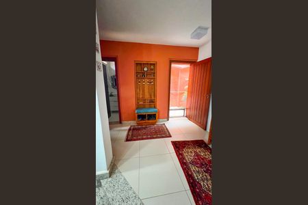 Casa à venda com 339m², 4 quartos e 4 vagas Casa à venda com 339m², 4 quartos e 4 vagasSala