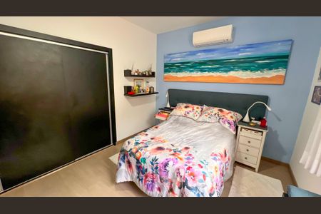 Casa à venda com 339m², 4 quartos e 4 vagas Casa à venda com 339m², 4 quartos e 4 vagasQuarto 2