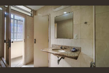 Casa à venda com 400m², 6 quartos e 2 vagasBanheiro Corredor 2