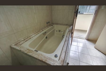 Casa à venda com 400m², 6 quartos e 2 vagasBanheiro Corredor 2