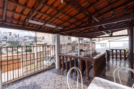 Casa à venda com 278m², 4 quartos e 1 vaga Casa à venda com 278m², 4 quartos e 1 vagaVaranda Quintal