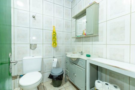 Casa à venda com 278m², 4 quartos e 1 vaga Casa à venda com 278m², 4 quartos e 1 vagaBanheiro Social