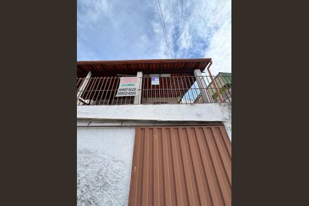 Casa à venda com 278m², 4 quartos e 1 vaga Casa à venda com 278m², 4 quartos e 1 vagaFachada