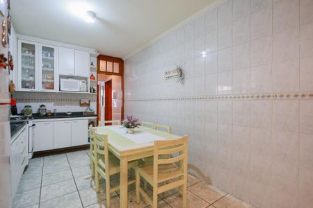 Casa à venda com 300m², 4 quartos e 10 vagasCozinha
