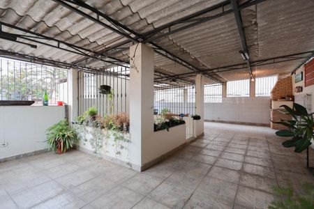 Casa à venda com 300m², 4 quartos e 10 vagasÁrea de lazer e terraço