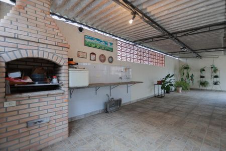 Casa à venda com 300m², 4 quartos e 10 vagasÁrea de lazer e terraço