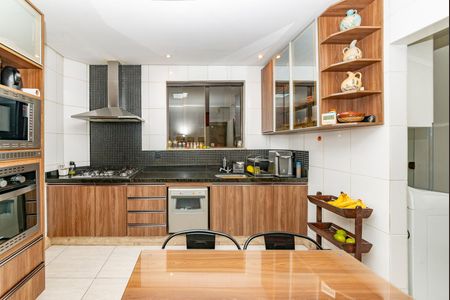 Apartamento à venda com 124m², 3 quartos e 3 vagasCozinha