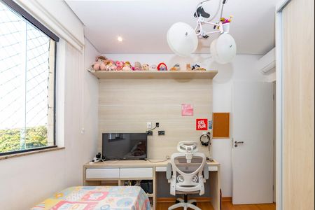 Apartamento à venda com 124m², 3 quartos e 3 vagasQuarto 2