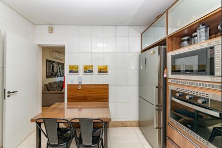 Apartamento à venda com 124m², 3 quartos e 3 vagasCozinha