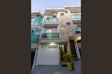 Casa de condomínio à venda com 90m², 2 quartos e 1 vagaFachada 