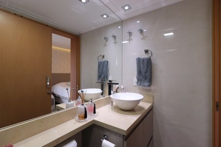 Apartamento à venda com 118m², 3 quartos e 2 vagasBanheiro da suíte 2