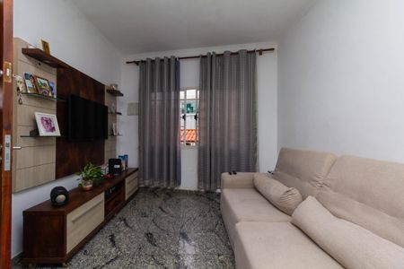 Casa à venda com 155m², 3 quartos e 7 vagasSala