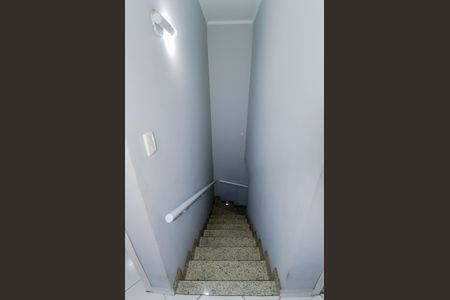 Casa à venda com 134m², 3 quartos e 1 vaga Casa à venda com 134m², 3 quartos e 1 vagaEscada