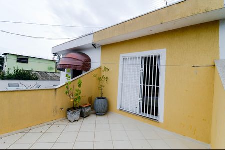 Casa à venda com 134m², 3 quartos e 1 vaga Casa à venda com 134m², 3 quartos e 1 vagaVaranda do Quarto 3