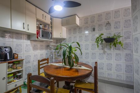 Apartamento à venda com 90m², 2 quartos e 1 vagaÁrea de Serviço