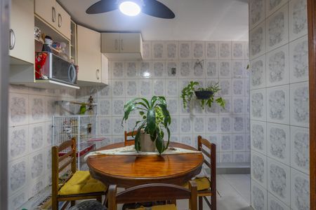 Apartamento à venda com 90m², 2 quartos e 1 vagaÁrea de Serviço