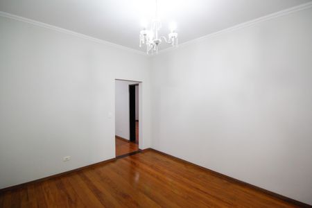 Casa para alugar com 300m², 3 quartos e 2 vagasSala