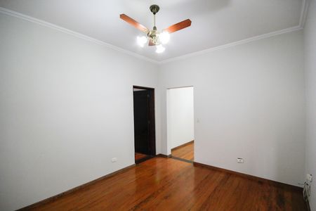 Casa para alugar com 300m², 3 quartos e 2 vagasSala