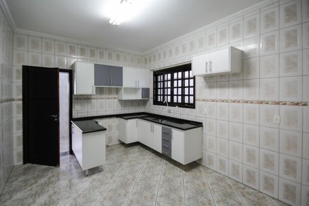 Casa para alugar com 300m², 3 quartos e 2 vagasCozinha