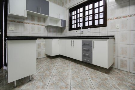Casa para alugar com 300m², 3 quartos e 2 vagasCozinha
