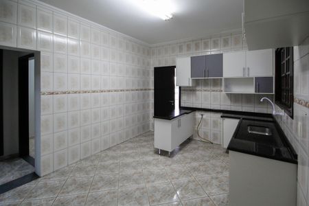 Casa para alugar com 300m², 3 quartos e 2 vagasCozinha