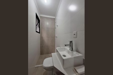 Casa à venda com 212m², 3 quartos e 4 vagasBanheiro da Suíte 2