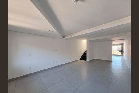 Casa à venda com 212m², 3 quartos e 4 vagasSala