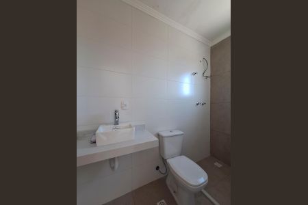 Casa à venda com 212m², 3 quartos e 4 vagasBanheiro da Suíte 1