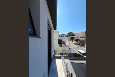 Casa à venda com 212m², 3 quartos e 4 vagasSacada Suíte 3