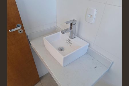 Casa à venda com 212m², 3 quartos e 4 vagasBanheiro da Suíte 1