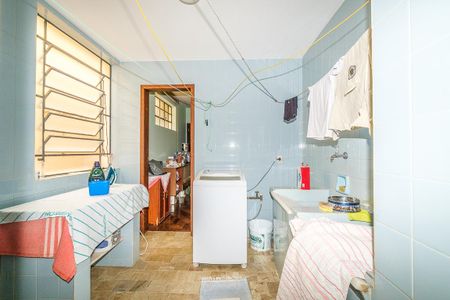 Casa à venda com 376m², 4 quartos e 6 vagas Casa à venda com 376m², 4 quartos e 6 vagasEdícula