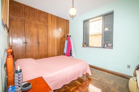 Casa à venda com 376m², 4 quartos e 6 vagas Casa à venda com 376m², 4 quartos e 6 vagasQuarto 2