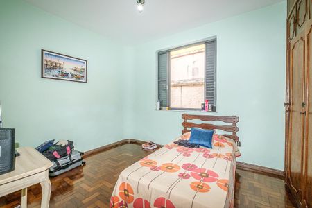 Casa à venda com 376m², 4 quartos e 6 vagas Casa à venda com 376m², 4 quartos e 6 vagasQuarto 3