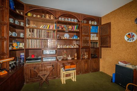 Casa à venda com 376m², 4 quartos e 6 vagas Casa à venda com 376m², 4 quartos e 6 vagasEdícula