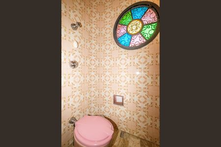 Casa à venda com 376m², 4 quartos e 6 vagas Casa à venda com 376m², 4 quartos e 6 vagasLavabo