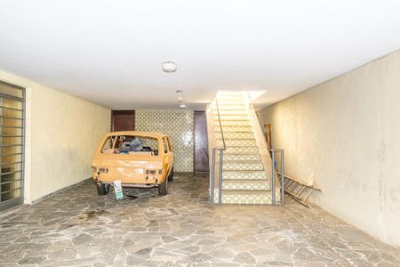 Casa à venda com 376m², 4 quartos e 6 vagas Casa à venda com 376m², 4 quartos e 6 vagasÁrea Externa