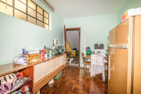 Casa à venda com 376m², 4 quartos e 6 vagas Casa à venda com 376m², 4 quartos e 6 vagasEdícula