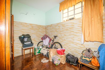 Casa à venda com 376m², 4 quartos e 6 vagas Casa à venda com 376m², 4 quartos e 6 vagasEdícula