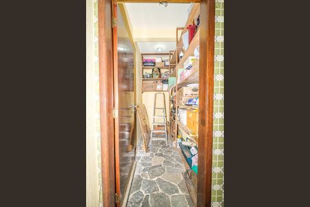 Casa à venda com 376m², 4 quartos e 6 vagas Casa à venda com 376m², 4 quartos e 6 vagasEdícula