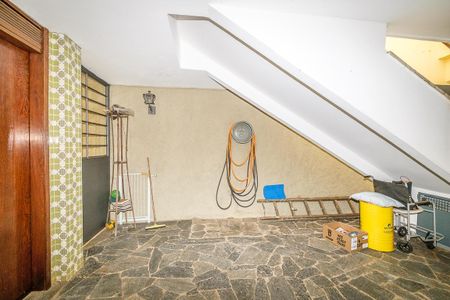 Casa à venda com 376m², 4 quartos e 6 vagas Casa à venda com 376m², 4 quartos e 6 vagasEdícula